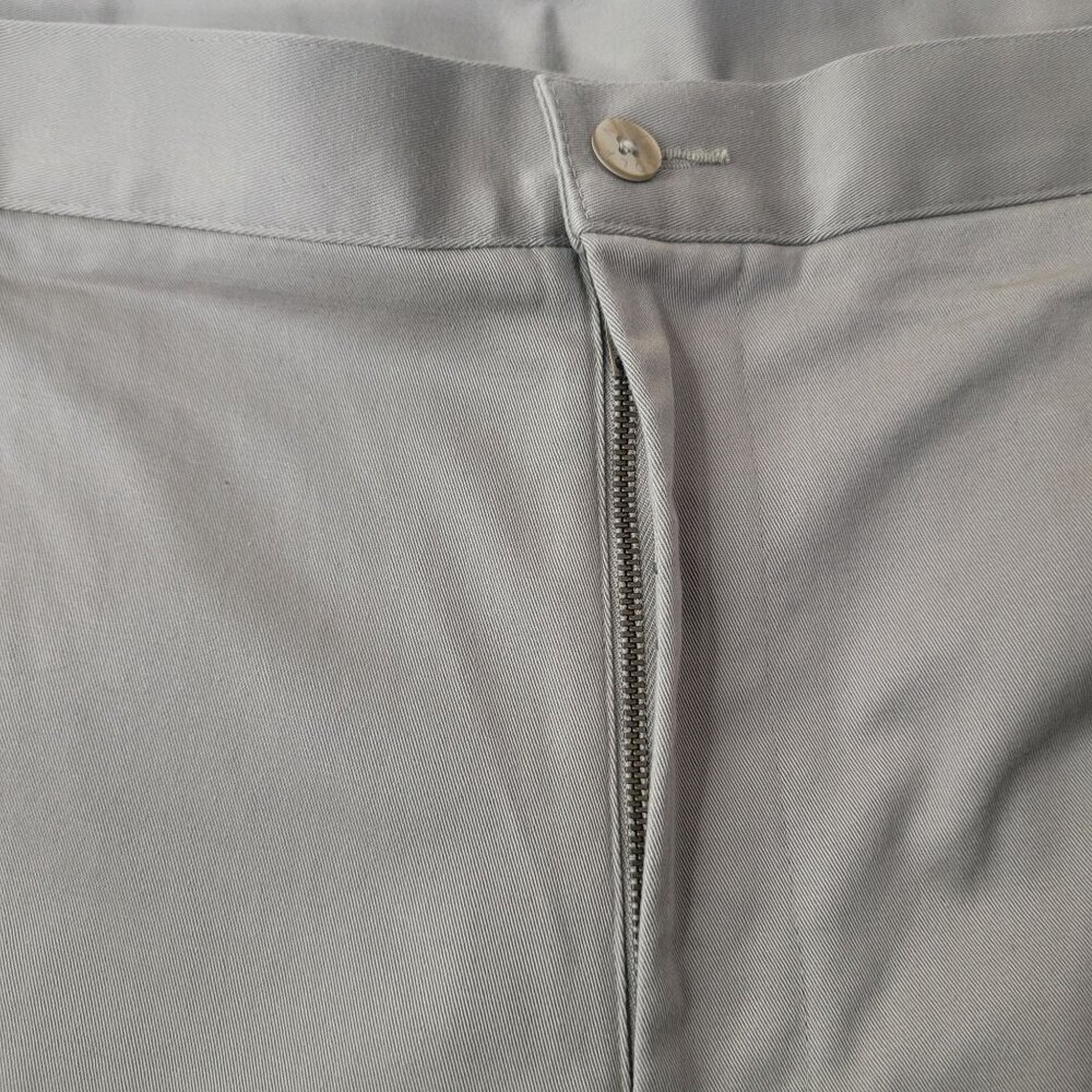 Nike Golf Men's Pleated Chino Beige Shorts Size 40 NWT - Picture 3 of 10